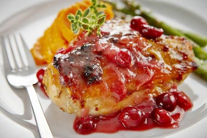 GLAZED CHICKEN WITH CRANBERRIES
