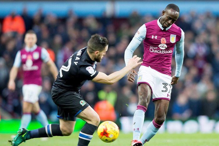 ___5713878___https:______static.pulse.com.gh___webservice___escenic___binary___5713878___2016___11___5___18___Albert-Adomah-in-action-for-Newcastle-against-Rovers_1