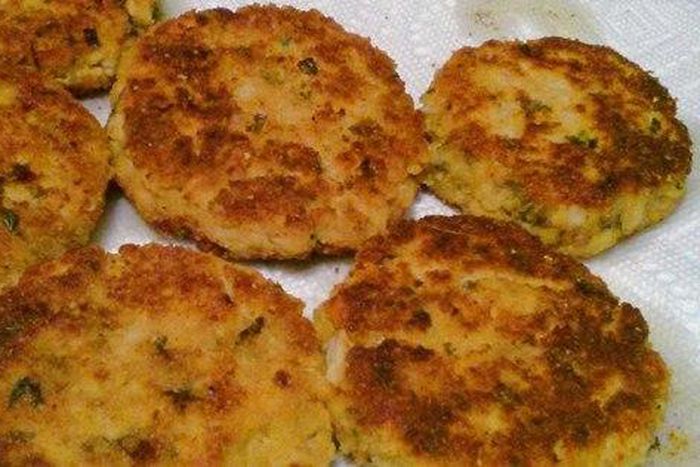 Chicken cakes ( allrecipes.com)