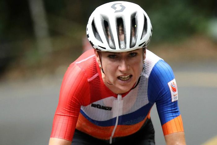 ___5352126___https:______static.pulse.com.gh___webservice___escenic___binary___5352126___2016___8___8___5___annemiek-van-vleuten-cropped_1n7v8fiy35a1d1qvf4p5dxr8g7