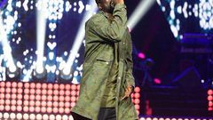 Sarkodie performing