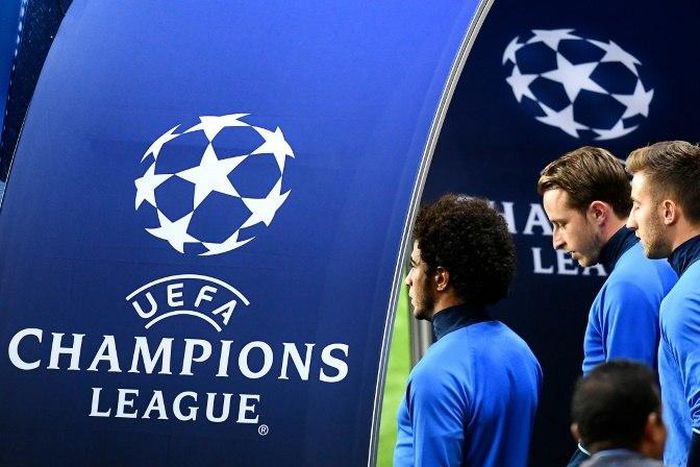 Basel's players arrive for a training session on October 18, 2016 at the Parc des Princes stadium in Paris, on the eve of the team's UEFA Champions League football match against Paris Saint-Germain