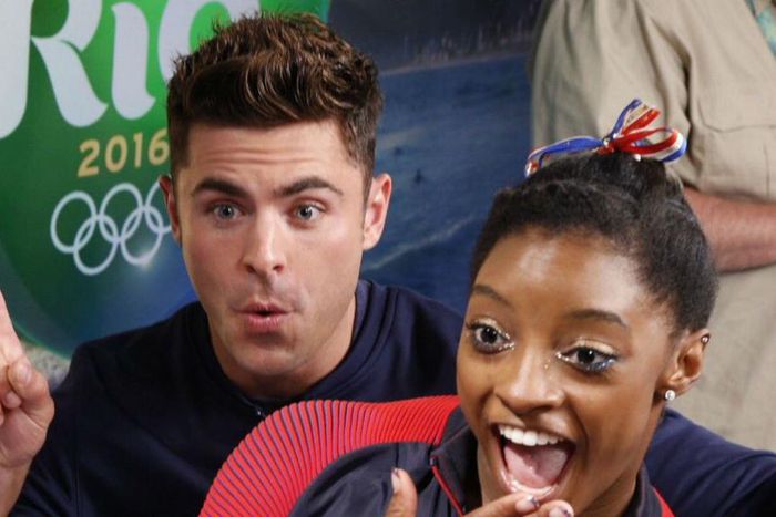 ___5388534___https:______static.pulse.com.gh___webservice___escenic___binary___5388534___2016___8___17___16___zacefronsimonebiles-cropped_1hadi5grp5o5f17zbk5ytyc0ww