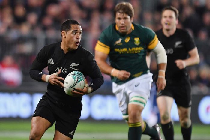 ___5571206___https:______static.pulse.com.gh___webservice___escenic___binary___5571206___2016___10___6___3___aaronsmith-cropped_15vwzssfz651312pkfvax1pczi