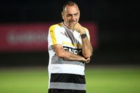 Ghana's Israeli coach Avram Grant observes team training session in Port-Gentil on January 15, 2017, during the 2017 Africa Cup of Nations tournament in Gabon