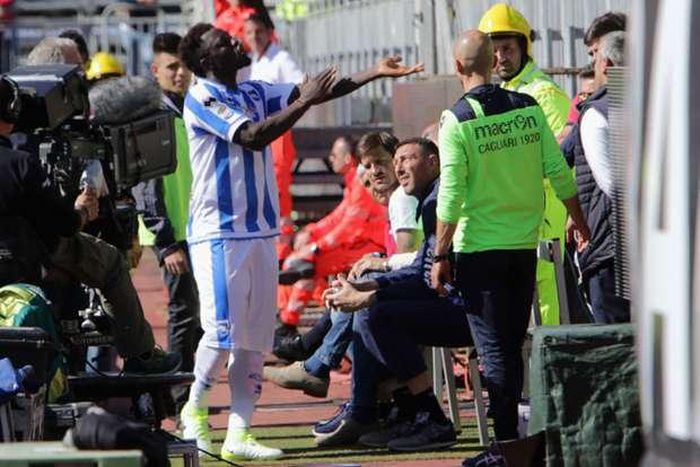 ___6669807___https:______static.pulse.com.gh___webservice___escenic___binary___6669807___2017___5___12___20___Muntari+racism+2