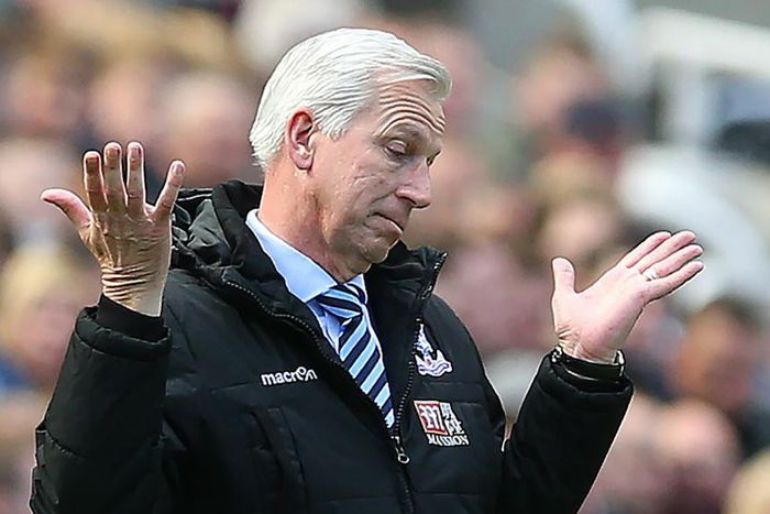 ___5243885___https:______static.pulse.com.gh___webservice___escenic___binary___5243885___2016___8___12___5___alanpardew-cropped_1ei39iuv8wxvu1oq4cpc0tdsyo