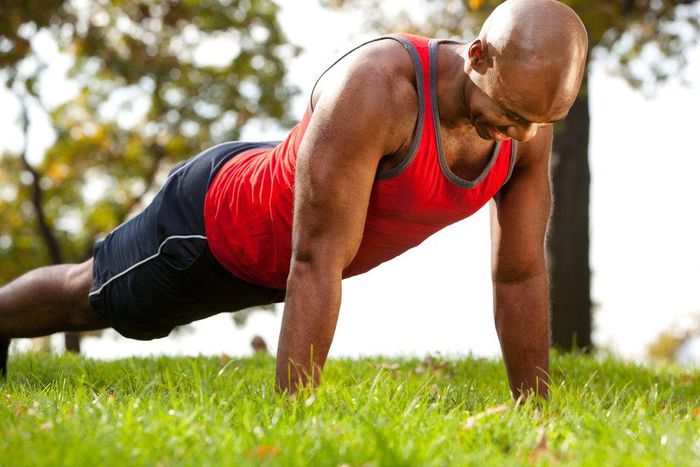 This is how many extra calories you’ll eat tomorrow if you stay up late tonight