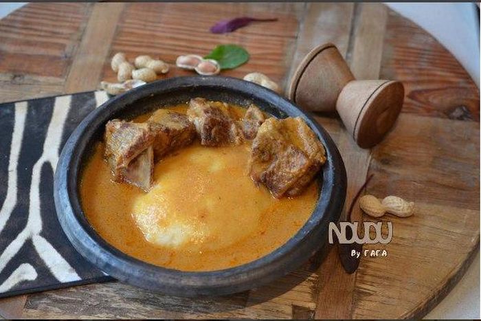 Yam 'fufu' and peanut butter soup (Ndudu by fafa)