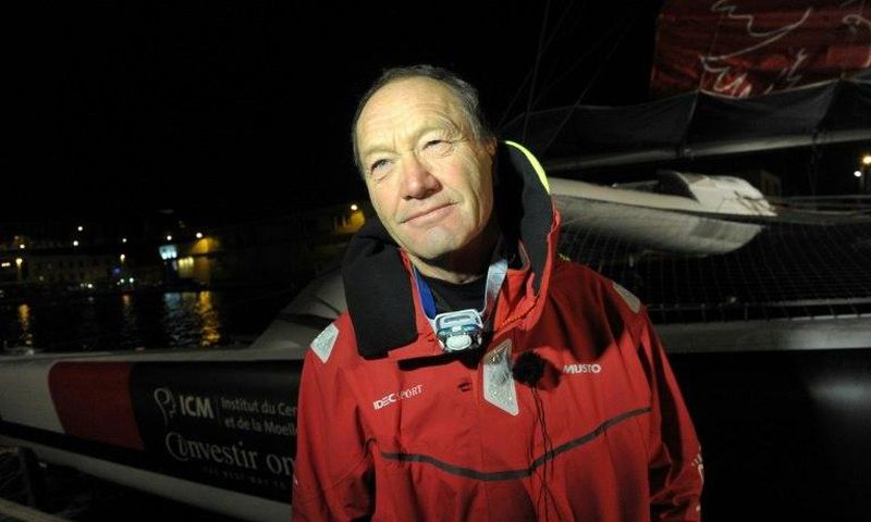 Francis Joyon used a 31 metres maxi-trimarin to break the record