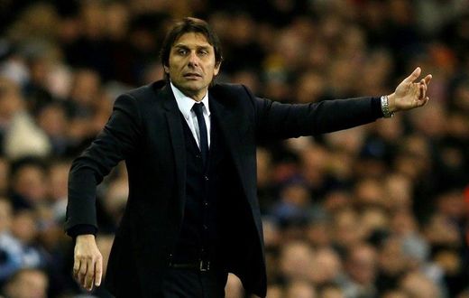 Chelsea's head coach Antonio Conte gestures on the touchline during the English Premier League football match against Tottenham Hotspur in London, on January 4, 201