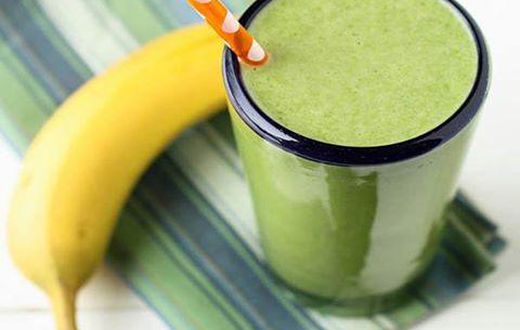 Banana and lettuce smoothie