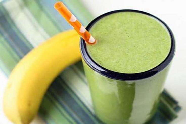 Banana and lettuce smoothie
