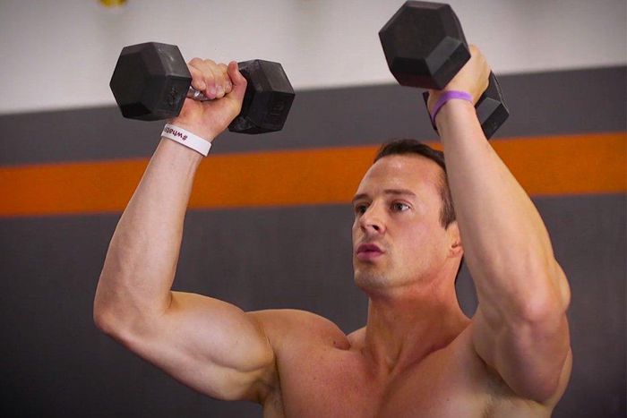 The shoulder workout that also gives you great abs