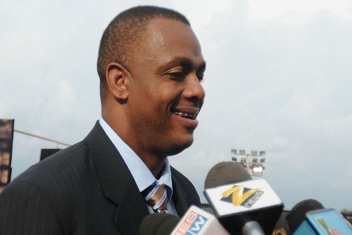 ___5442936___https:______static.pulse.com.gh___webservice___escenic___binary___5442936___2016___9___1___15___courtneywalshcropped_1fvumolmpfp5r1wjea8xfgmu3g