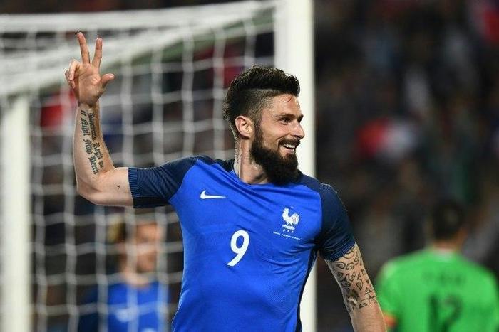 France's forward Olivier Giroud celebrates after scoring a goal during the friendly football match against Paraguay on June 2, 2017