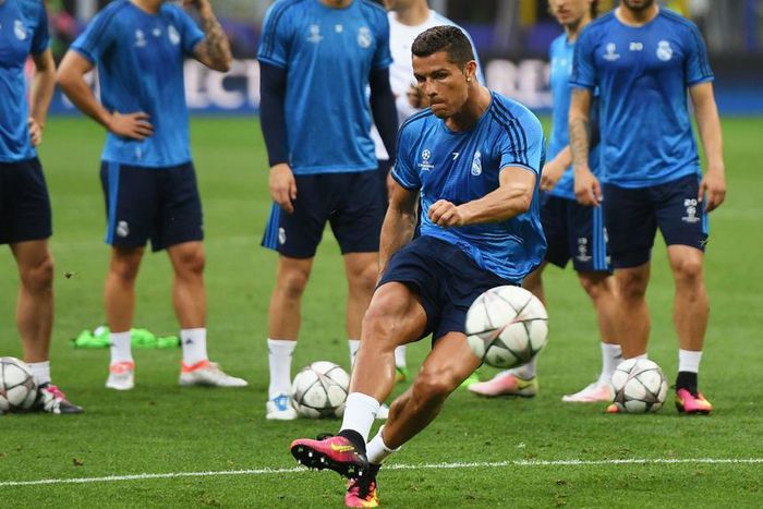 ___5084559___https:______static.pulse.com.gh___webservice___escenic___binary___5084559___2016___5___28___3___cristianoronaldo-cropped_1jlb0ckgdjqml12uqluwd8azfu