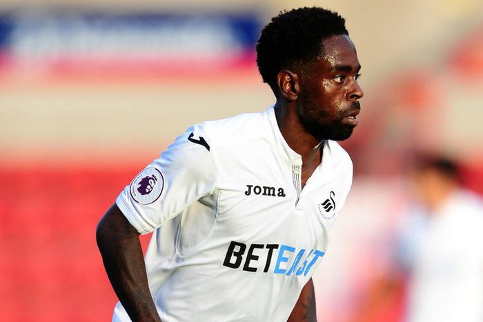 ___5494551___https:______static.pulse.com.gh___webservice___escenic___binary___5494551___2016___9___15___17___nathan-dyer-cropped_8zq4abw6o8bq1pzkcg1ws58oe