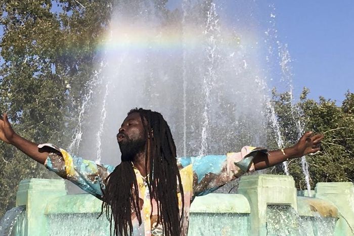 Rocky Dawuni - Shine A Light