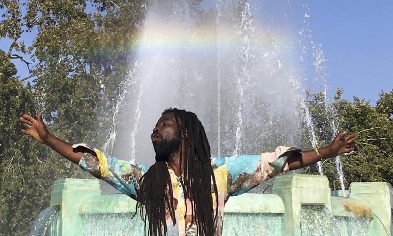 Rocky Dawuni - Shine A Light