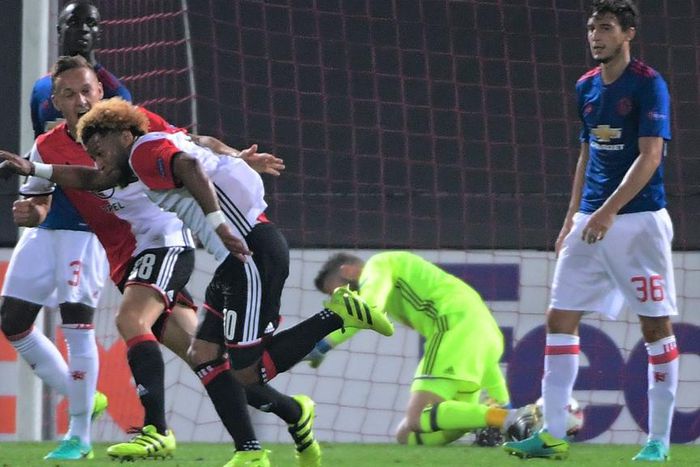 ___5601106___https:______static.pulse.com.gh___webservice___escenic___binary___5601106___2016___10___13___16___feyenoord-manchester-united-cropped_cw7a2b1grvca164sukw0zp0km_2