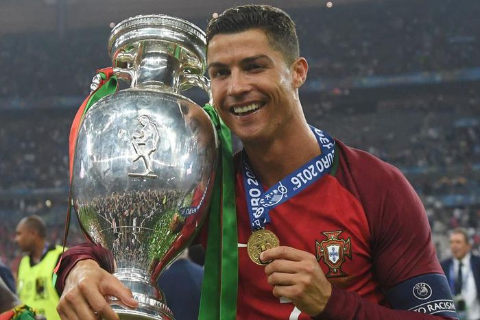 ___5248156___https:______static.pulse.com.gh___webservice___escenic___binary___5248156___2016___7___23___16___cristianoronaldo-cropped_rux9w5ophamn1acakb228huwi