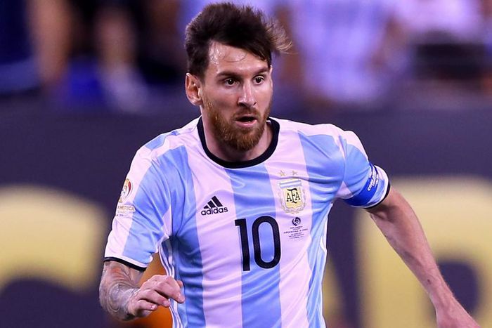 ___5210508___https:______static.pulse.com.gh___webservice___escenic___binary___5210508___2016___8___13___3___lionel-messi-cropped_1r4p8hv6wg8f21kf2clkf83i55_1