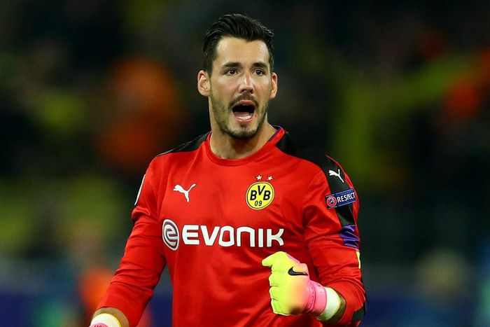 ___5614801___https:______static.pulse.com.gh___webservice___escenic___binary___5614801___2016___10___16___18___roman-burki_vm5ch4fra4g41acmk39rynejv