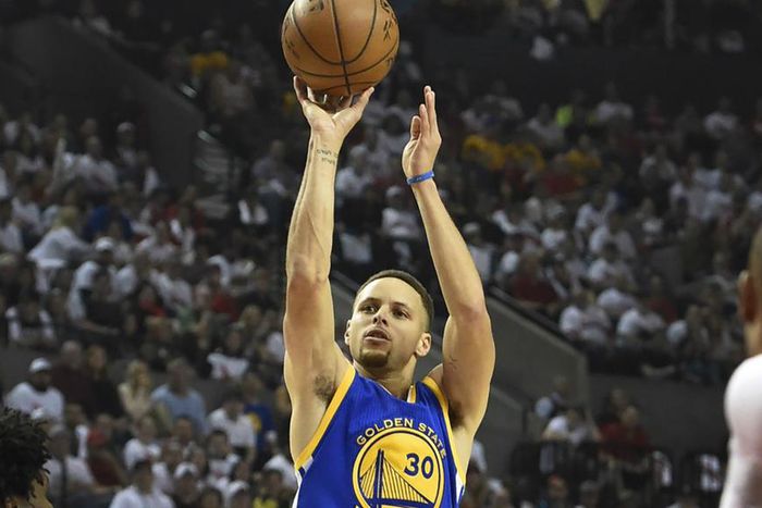 ___5014091___https:______static.pulse.com.gh___webservice___escenic___binary___5014091___2016___5___10___13___stephcurry-cropped_x0ujm7j8yi9c1r61s48p6iol5