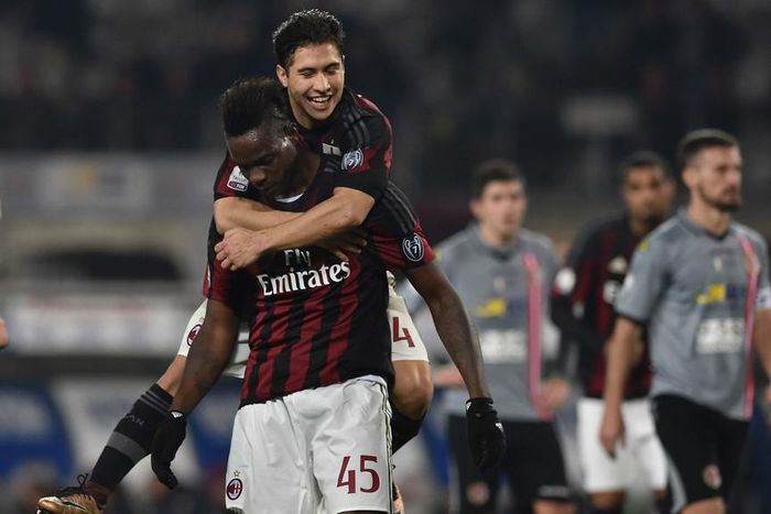 ___5059324___https:______static.pulse.com.gh___webservice___escenic___binary___5059324___2016___5___21___2___mario-balotelli-jose-mauri-cropped_1orisllw9011d1jk5fsy4a7qze