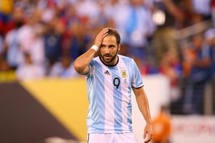 ___5568610___https:______static.pulse.com.gh___webservice___escenic___binary___5568610___2016___10___5___15___gonzalo-higuain-cropped_1ji3xa7j4mlx81x2ufu3cqdkds_2