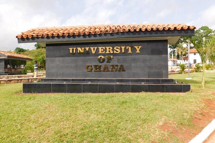 A monument of University of Ghana at the main gate