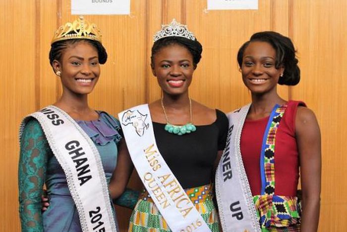 Rebecca Asamoah, Miss Africa 2016 in the middle
