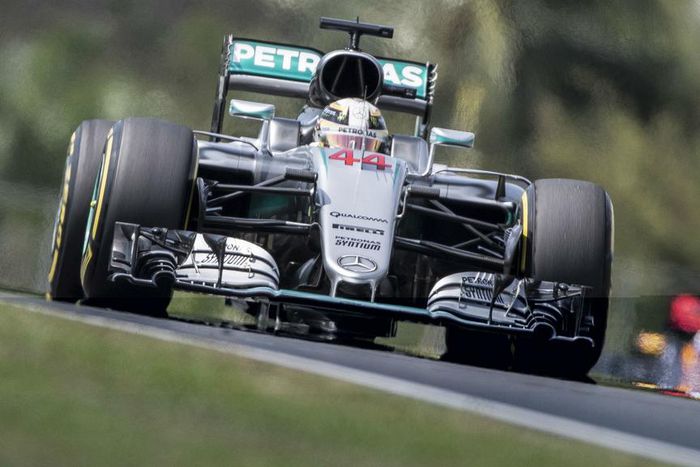 ___5557142___https:______static.pulse.com.gh___webservice___escenic___binary___5557142___2016___10___2___16___lewishamilton-cropped_1pgh3hz9l6tgl15n5gfdj6jz2n_2