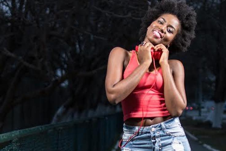 Singer, MzVee