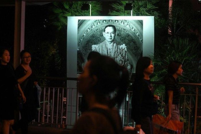 Thailand's military has asked the public to "tone down" entertainment for at least 30 days following the death of King Bhumibol Adulyadej