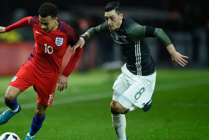 ___5607116___https:______static.pulse.com.gh___webservice___escenic___binary___5607116___2016___10___14___15___englandgermany-cropped_tb8jjl0gfolb1voccmmvsosjq_2