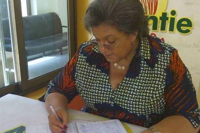 Hanna Tetteh signs Montie trio petition