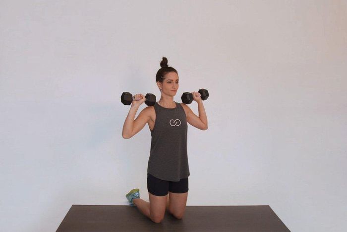 kneeling overhand alternating press