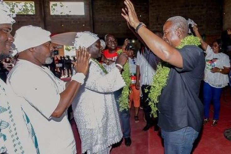 ___5750373___https:______static.pulse.com.gh___webservice___escenic___binary___5750373___2016___11___13___10___mahama-in-kpone-2-559x330