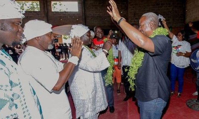 ___5750373___https:______static.pulse.com.gh___webservice___escenic___binary___5750373___2016___11___13___10___mahama-in-kpone-2-559x330