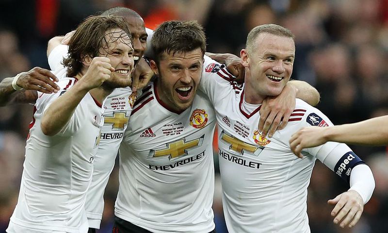 ___5061474___https:______static.pulse.com.gh___webservice___escenic___binary___5061474___2016___5___22___1___mufccelebratecropped_is5eltzrbmb014ata0jta5tq1