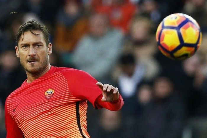 Roma's Italian forward Francesco Totti eyes the ball during the Italian Serie A football match against Udinese January 15, 2017