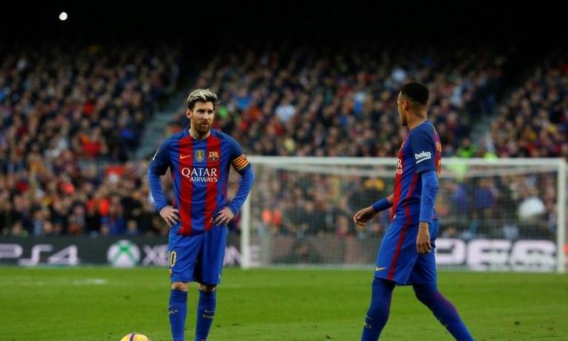 Barcelona's Argentinian forward Lionel Messi (L) may clash with team mate Brazilian forward Neymar at a "Superclassico" gala match in Australia next year