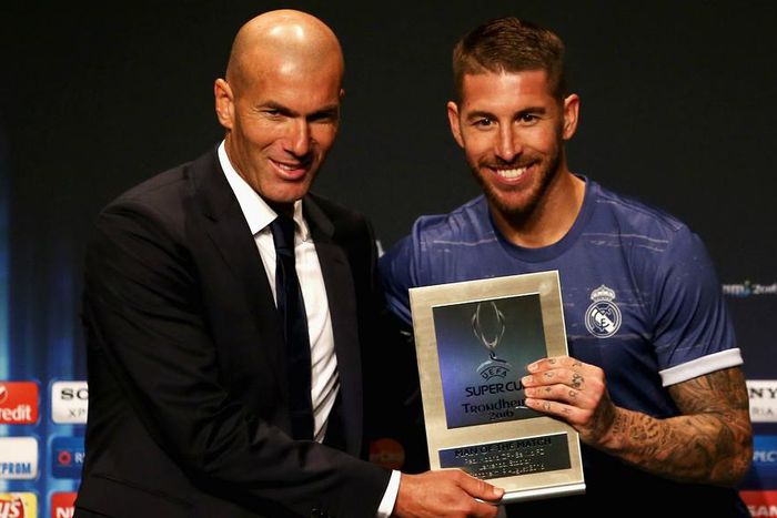 ___5360668___https:______static.pulse.com.gh___webservice___escenic___binary___5360668___2016___8___10___4___zinedinezidanesergioramos-cropped_wjnu24hk3j9r1jpvrc8c5haqf_2