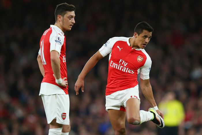 ___5371440___https:______static.pulse.com.gh___webservice___escenic___binary___5371440___2016___10___24___18___mesut-ozil-alexis-sanchez-cropped_1sae5o260121z1bedehys6ml3a