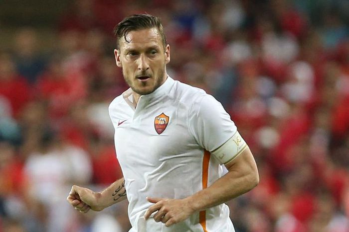 ___5059740___https:______static.pulse.com.gh___webservice___escenic___binary___5059740___2016___5___21___12___francescototti-cropped_13cpms4m9ioio1bsuk1yo9w56g