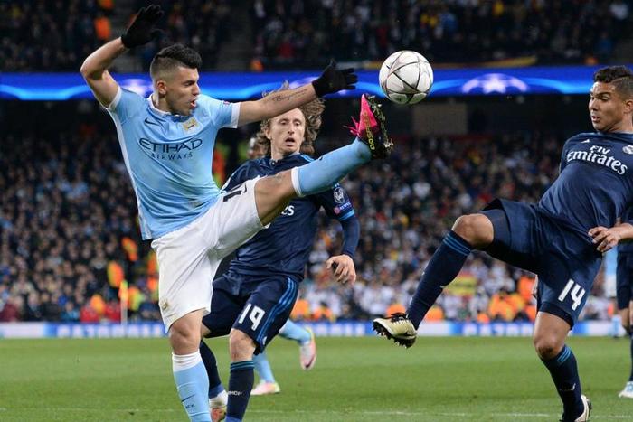 ___4986266___https:______static.pulse.com.gh___webservice___escenic___binary___4986266___2016___5___2___15___sergio-aguero-casemiro-cropped_j7rhm614wmbz1f0ya8yxuhxc7