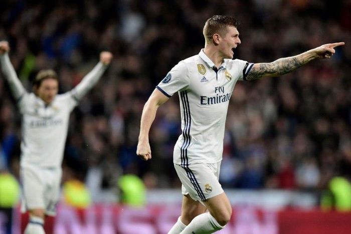 Real Madrid's midfielder Toni Kroos celebrates a goal during the UEFA Champions League round of 16 first leg football match against SSC Napoli February 15, 2017