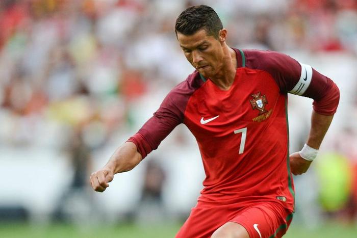 ___5165720___https:______static.pulse.com.gh___webservice___escenic___binary___5165720___2016___6___18___20___cristianoronaldo-cropped_1aokh3ql1fslw15zv43q11o6j7
